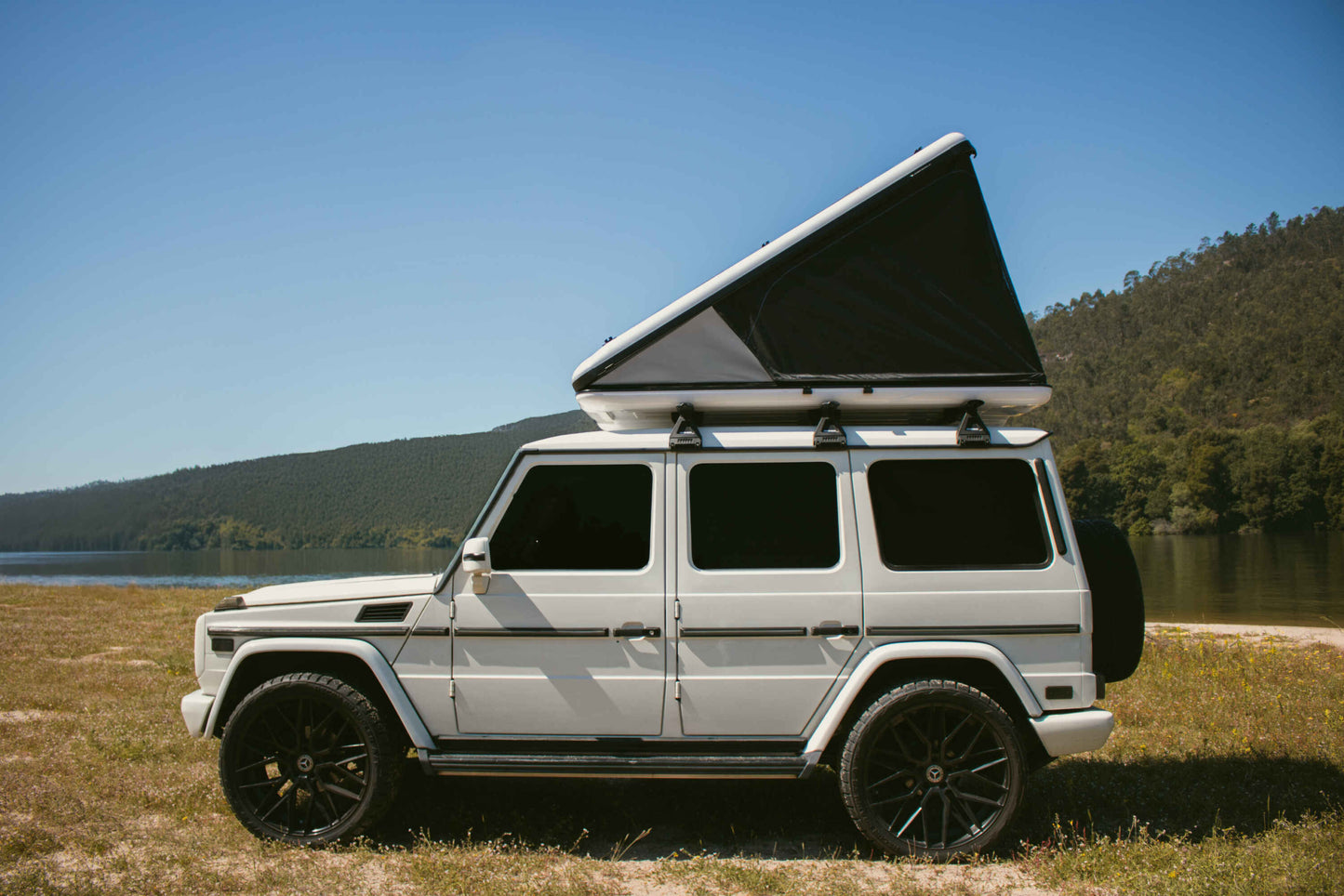 TENDA DA TETTO PER AUTO | JAMES BAROUD NOVA
