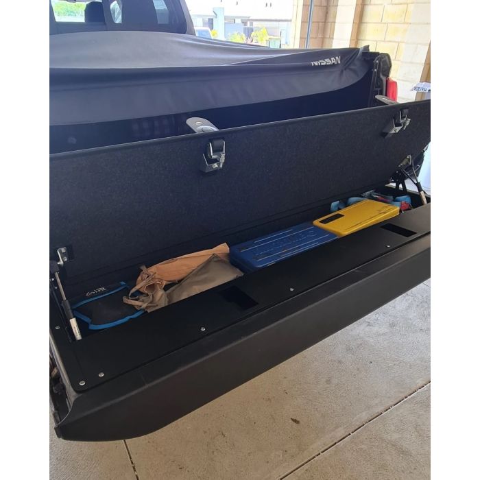 VANO DI CARICO PORTELLONE POSTERIORE NISSAN NAVARA (2014-2017) | HURACAN