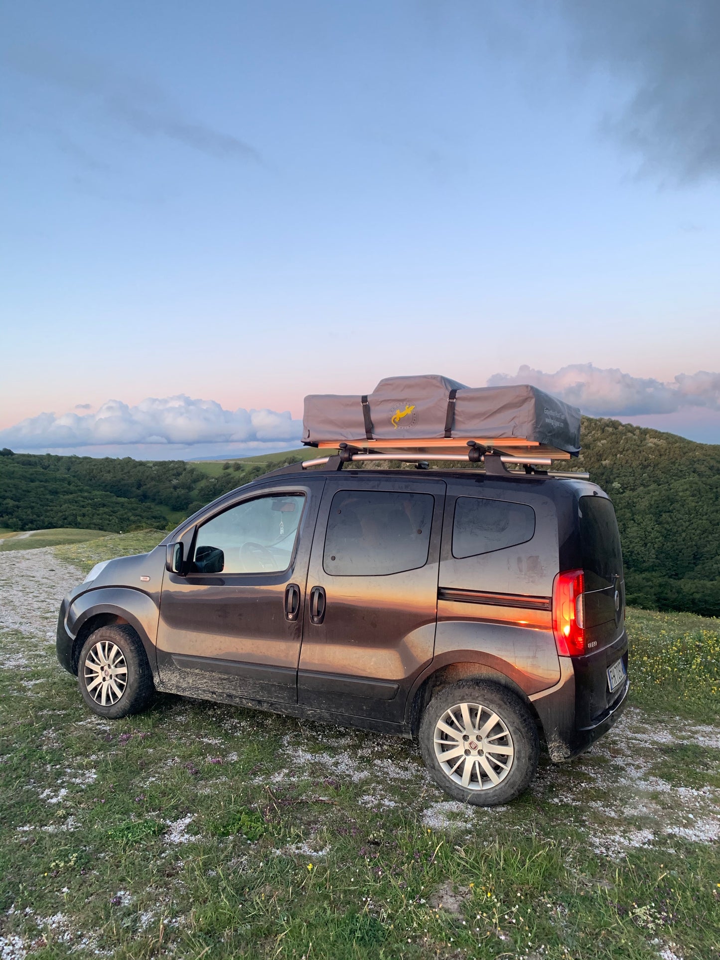 Migliori tende da tetto per viaggi in fuoristrada, maggiolina tenda, tenda da tetto auto decathlon, tenda da campeggio, recensioni tenda da tetto per SUV e fuoristrada, come installare una tenda da tetto,  tenda da tetto auto 4 posti